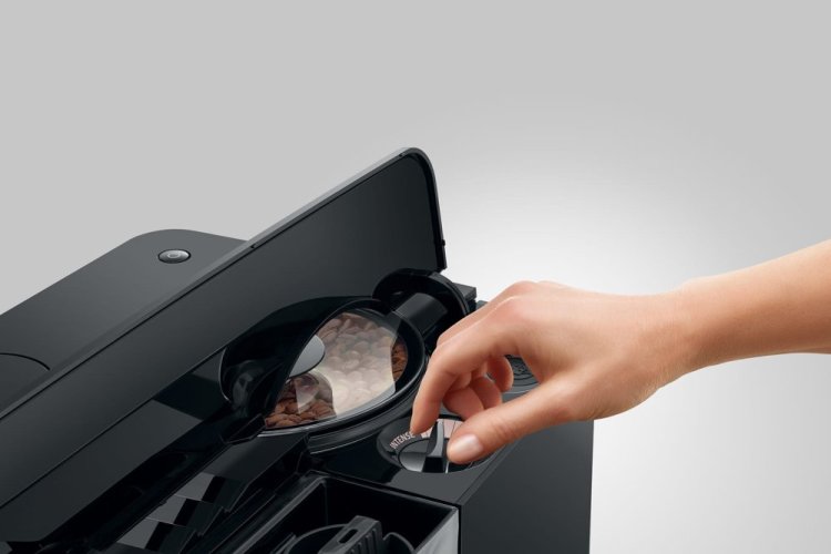 Kávovar Jura C8 Piano Black (EA 2024) - VYSTAVENÝ KUS