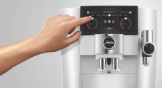 Kávovar Jura J8 Twin Piano White (EA 2024) - dotykový displej