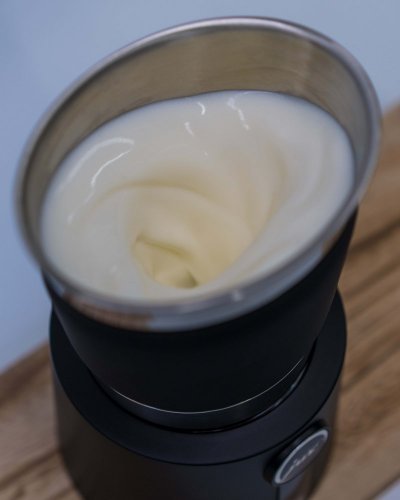 JURA automatický šlehač mléka (Hot and Cold napěnovač)